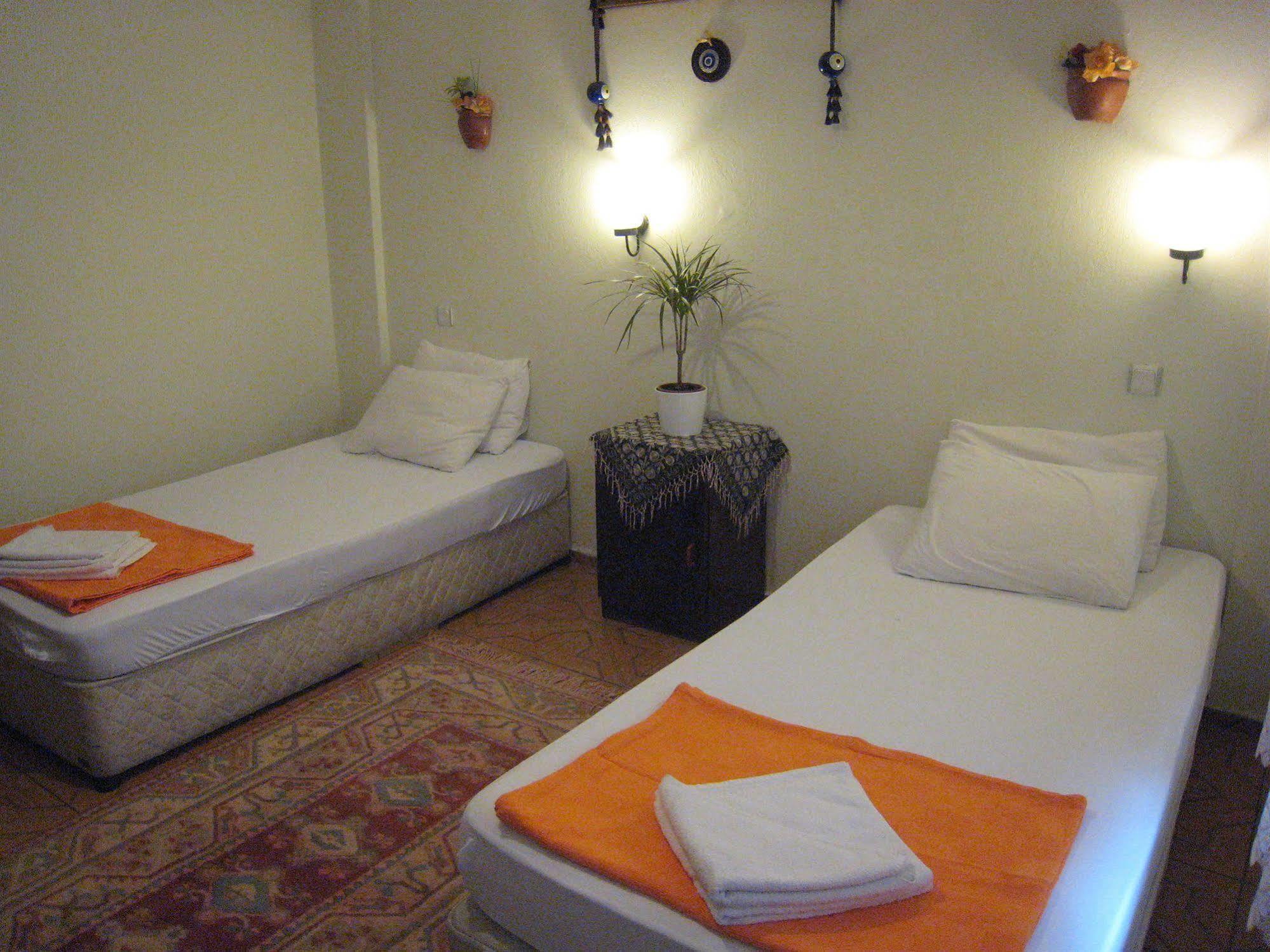 Paris Hotel Selçuk Bagian luar foto