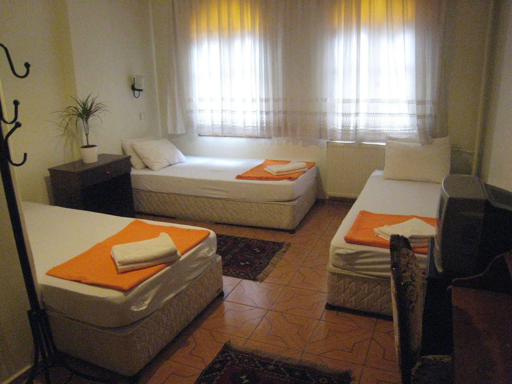 Paris Hotel Selçuk Bagian luar foto