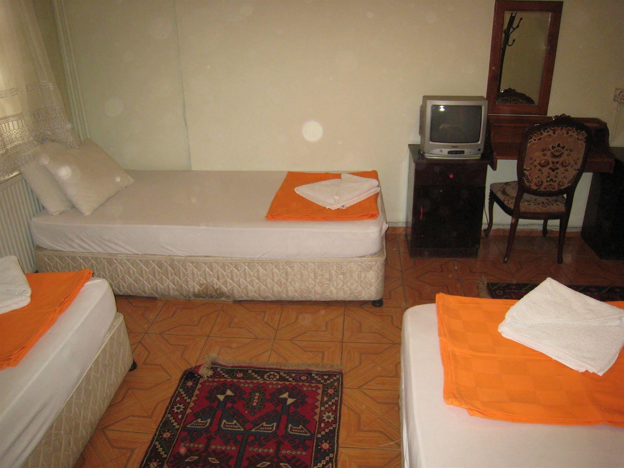 Paris Hotel Selçuk Bagian luar foto